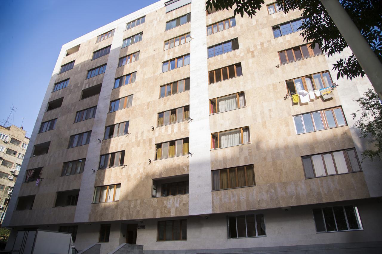 Apartments On Mashtots By Picnic Yerevan Exterior photo