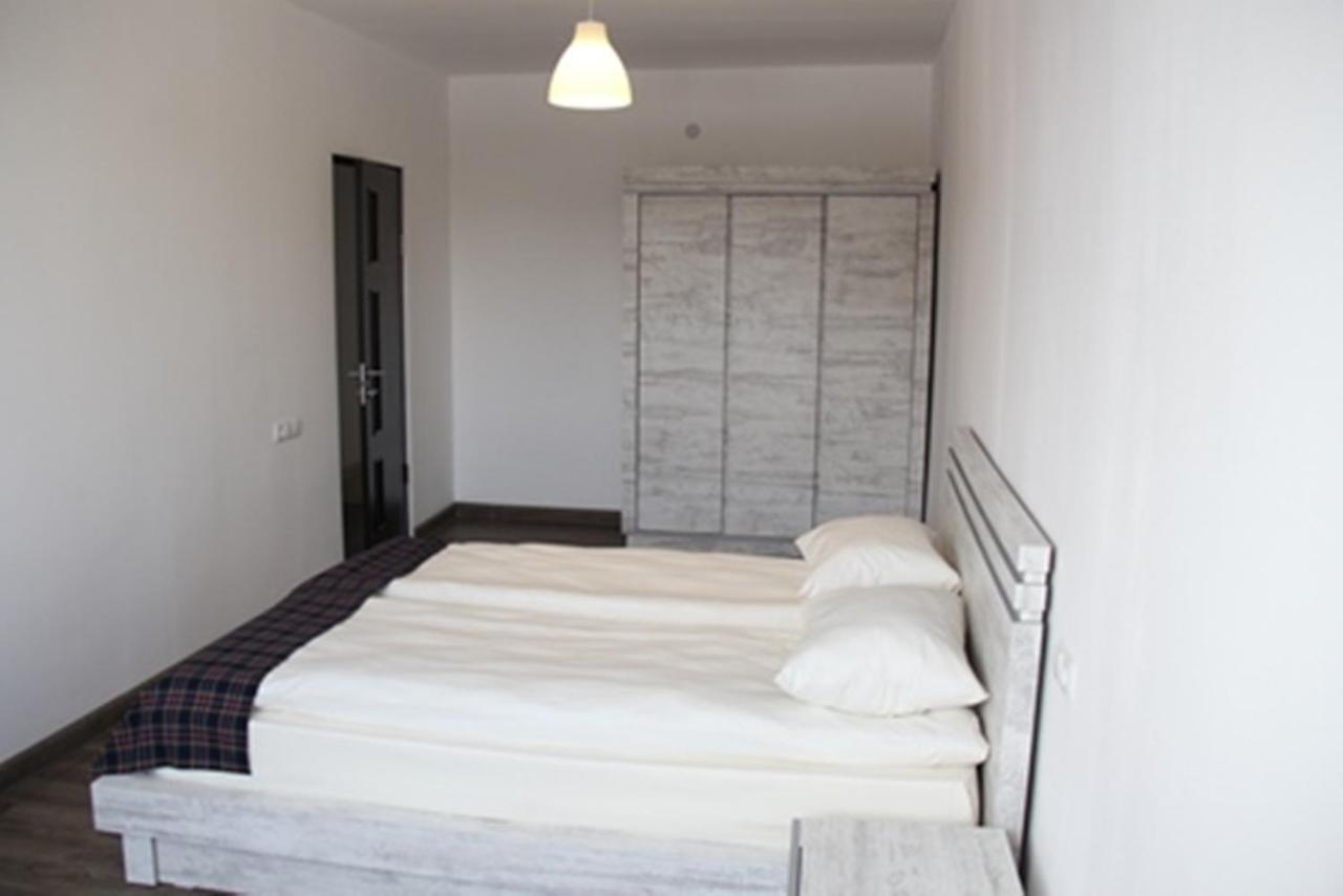 Apartments On Mashtots By Picnic Yerevan Exterior photo